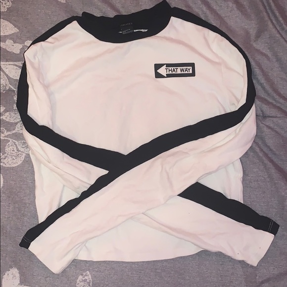 Forever 21 Tops - Forever 21 “That Way” ⬅️ Crop Top